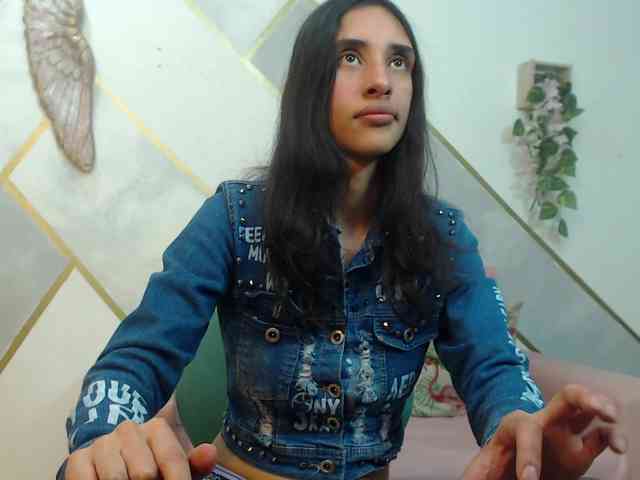 Roxana_ webcam