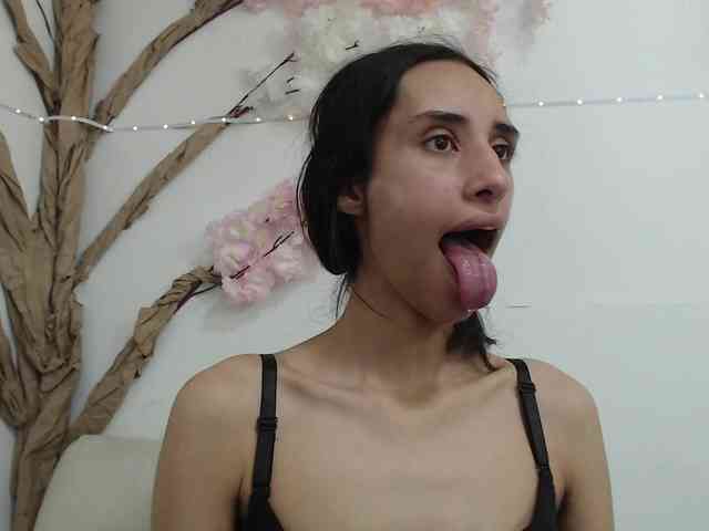 Roxana_ webcam