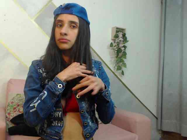 Cyrano-Roxana Live Webcam on BongaCams