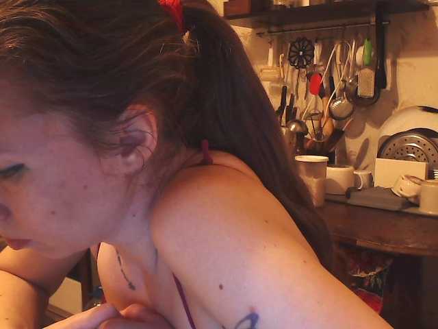 GLAMYR252's BongaCams show and profile