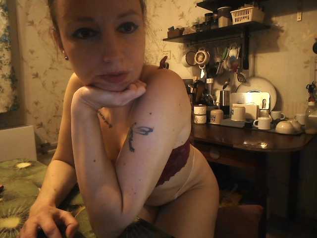 GLAMYR252's BongaCams show and profile
