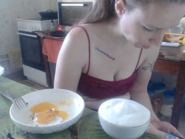 GLAMYR252's BongaCams show and profile