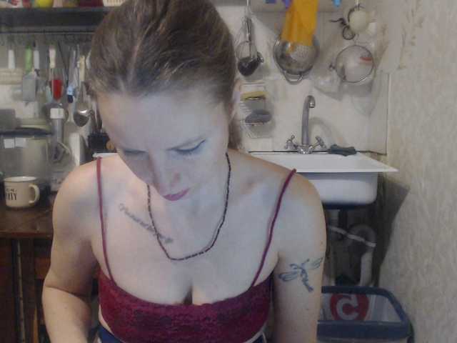 GLAMYR252's BongaCams show and profile