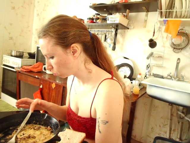 GLAMYR252's BongaCams show and profile