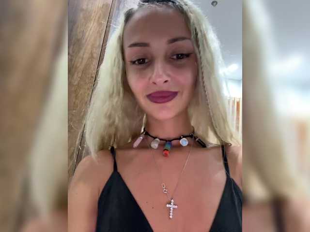 видео KiraWhite