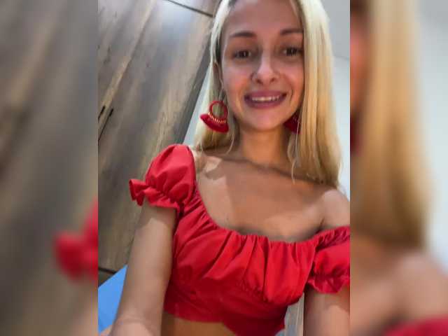 KiraWhite's BongaCams show and profile