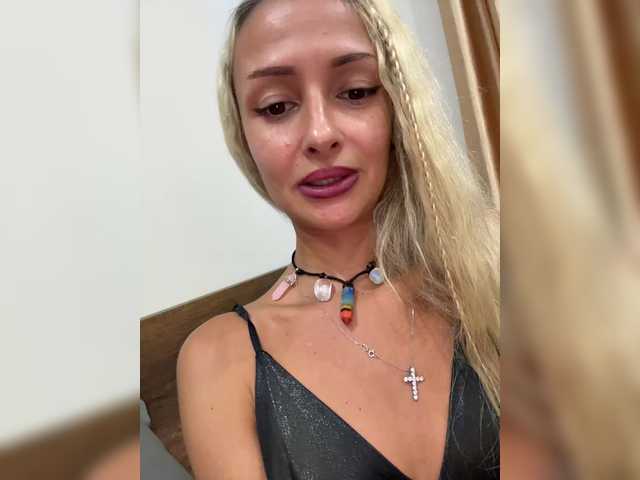 видео KiraWhite