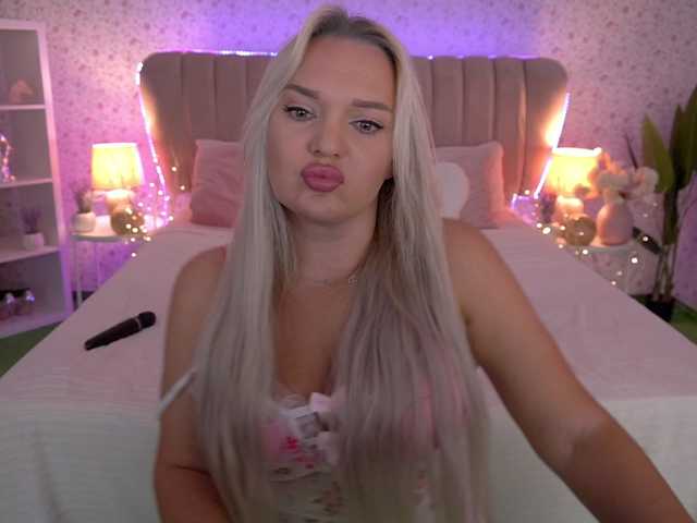 AmelyLoveme from BongaCams is Freechat