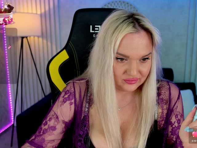 AmelyLoveme's BongaCams show and profile