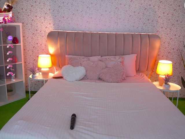 AmelyLoveme's BongaCams show and profile