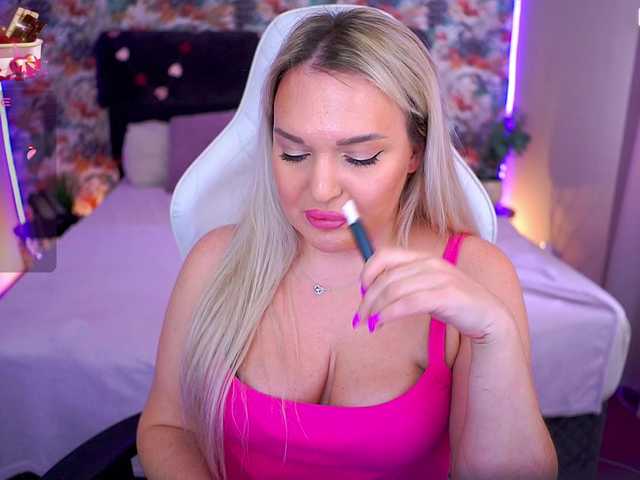 AmelyLoveme's BongaCams show and profile