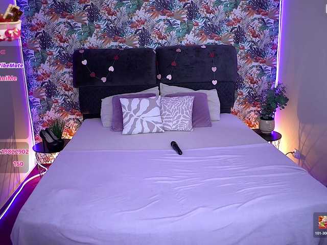 AmelyLoveme's BongaCams show and profile