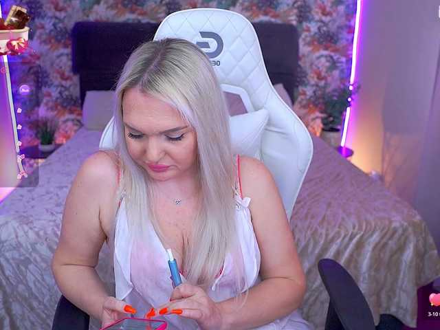 AmelyLoveme's BongaCams show and profile