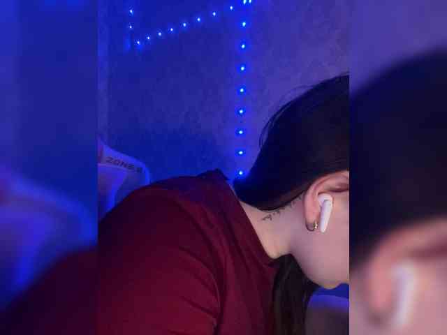 BoredGirl webcam