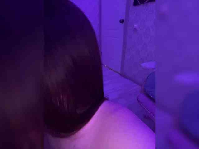 BoredGirl webcam