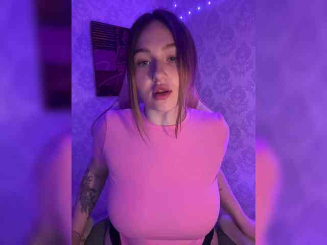 BoredGirl webcam