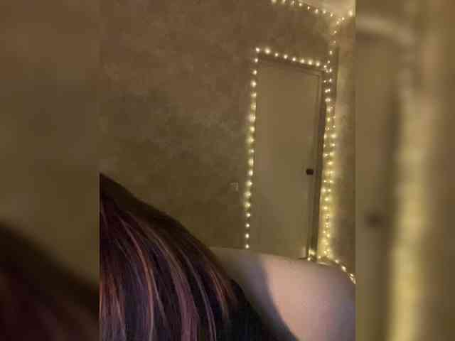 BoredGirl webcam