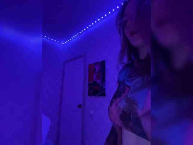 BoredGirl webcam