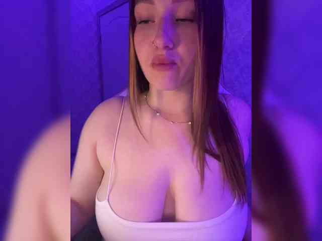 BoredGirl webcam