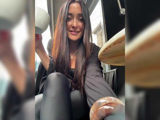 linahelen's BongaCams show and profile