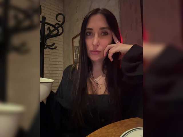 linahelen's BongaCams show and profile