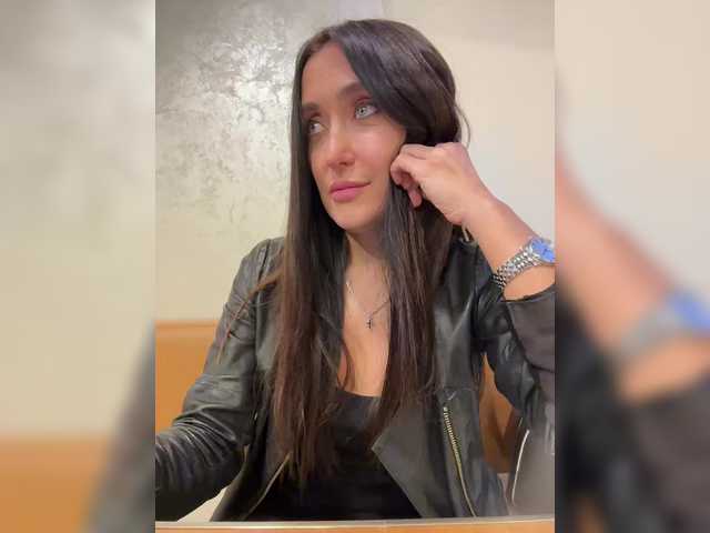 linahelen's BongaCams show and profile