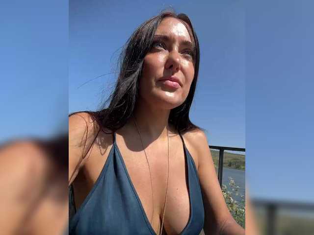 linahelen Live Webcam on BongaCams
