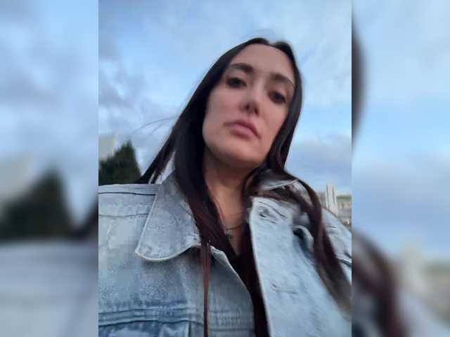 linahelen's BongaCams show and profile