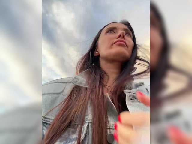 linahelen's BongaCams show and profile