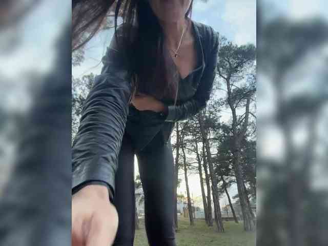 linahelen Live Webcam on BongaCams