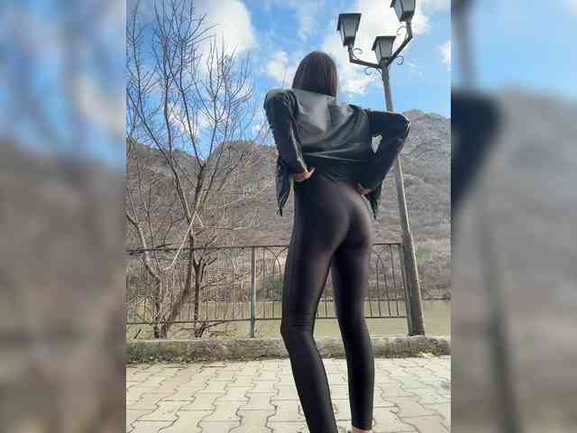 linahelen Live Webcam on BongaCams