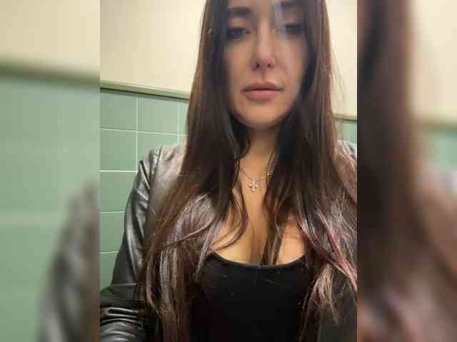 linahelen Live Webcam on BongaCams