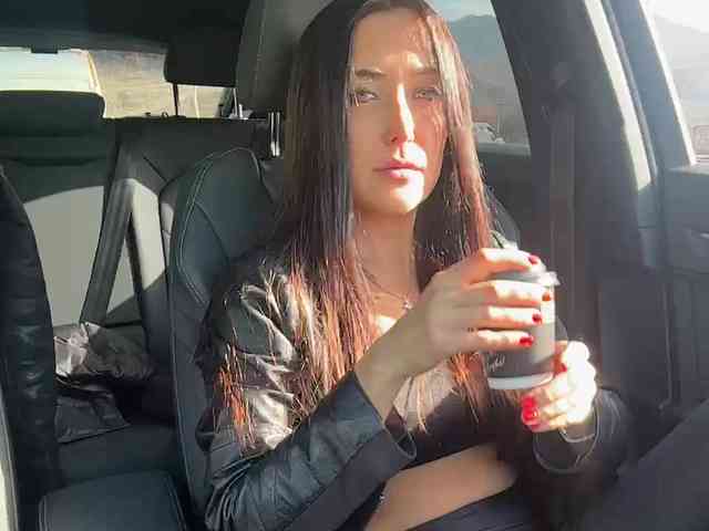 linahelen Live Webcam on BongaCams