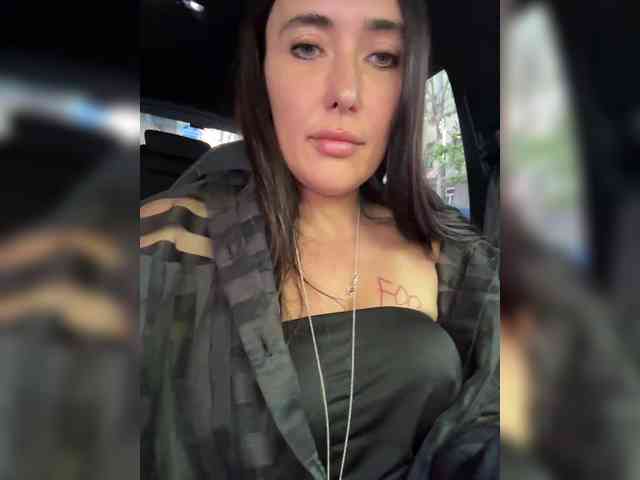 linahelen Live Webcam on BongaCams