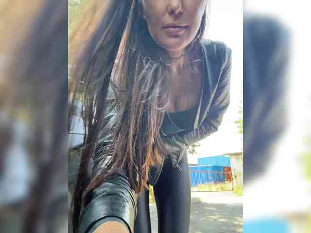 linahelen Live Webcam on BongaCams