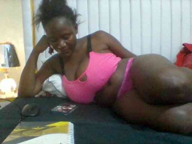 BoobieQueen webcam