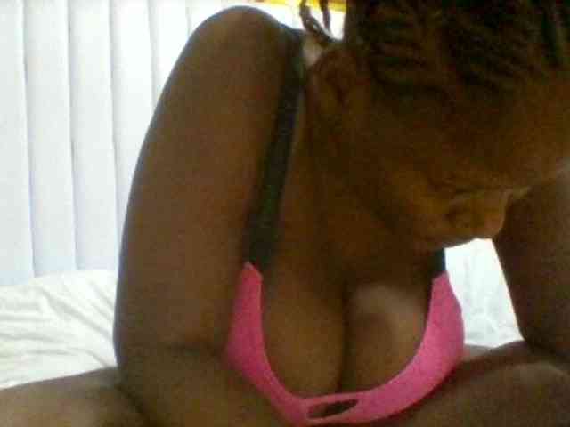 BoobieQueen webcam