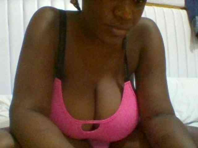 BoobieQueen webcam
