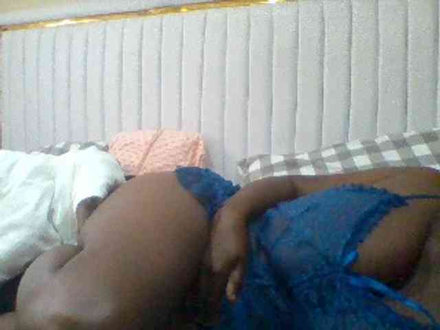 BoobieQueen webcam