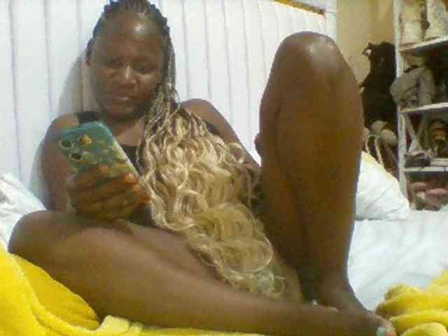 BoobieQueen webcam