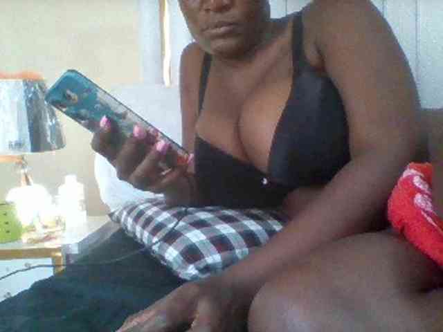 BoobieQueen webcam