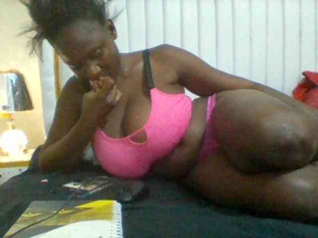 BoobieQueen webcam