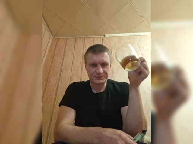 Dmitri43 Live Webcam on BongaCams