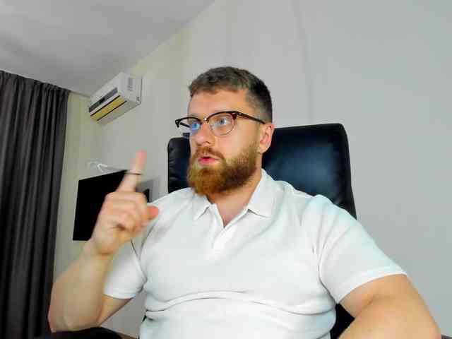 iFindomguy Live Webcam on BongaCams