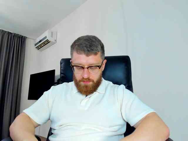 iFindomguy Live Webcam on BongaCams