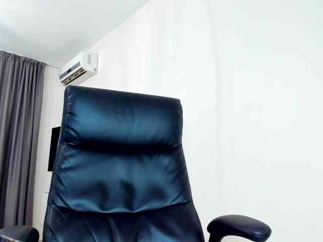 iFindomguy Live Webcam on BongaCams