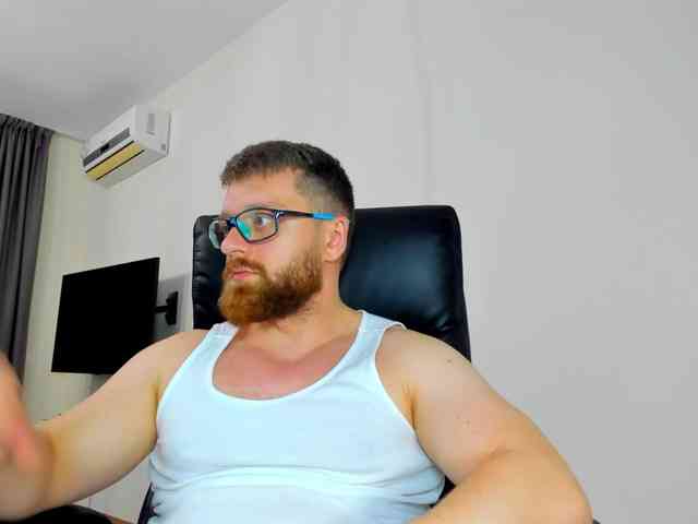 iFindomguy Live Webcam on BongaCams