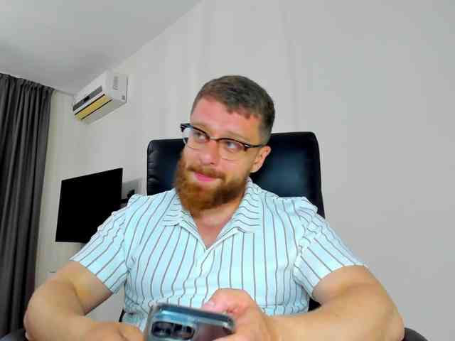 iFindomguy Live Webcam on BongaCams