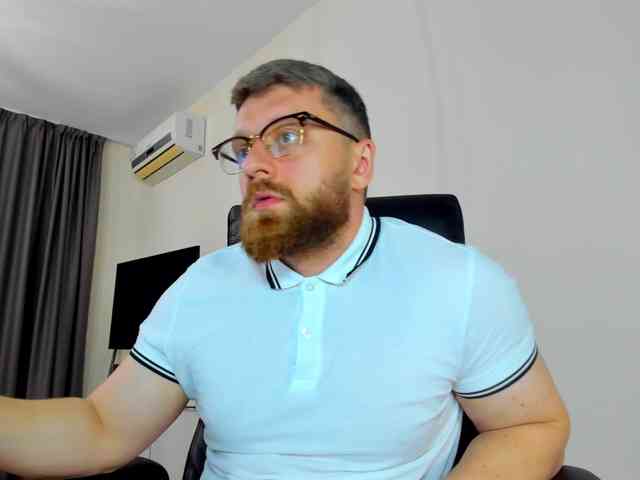 iFindomguy Live Webcam on BongaCams
