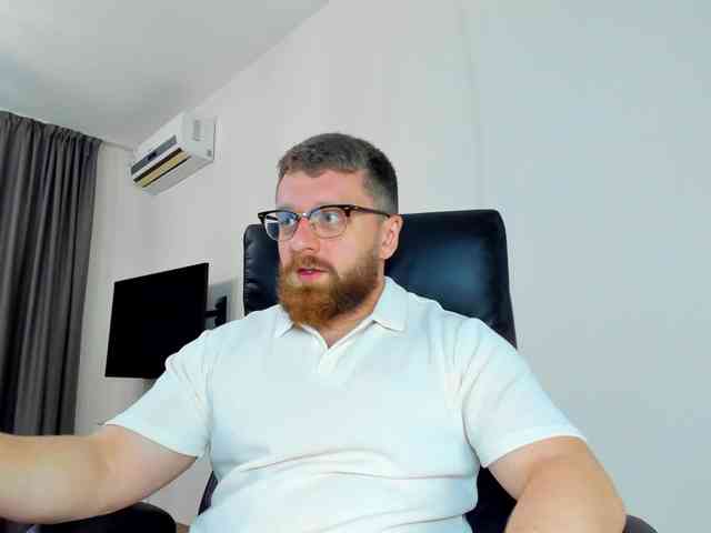 iFindomguy Live Webcam on BongaCams